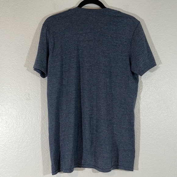 Icee Stay Chill Polar Bear Gray Graphic Short Sleeve T-Shirt Size Medium - Picture 3 of 4